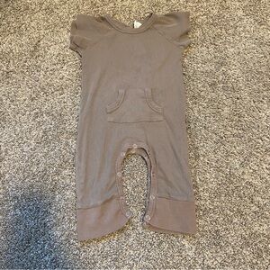 Kate Quinn Short Sleeve Romper neutral